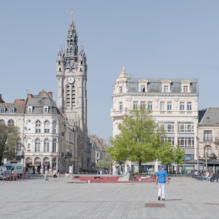 Douai. Le célèbre Beffroi vue de la place d'Armes.