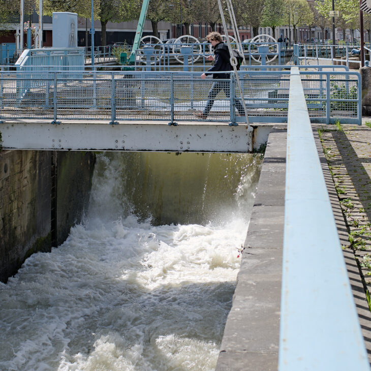 Douai. Chute d'eau de la Scarpe.