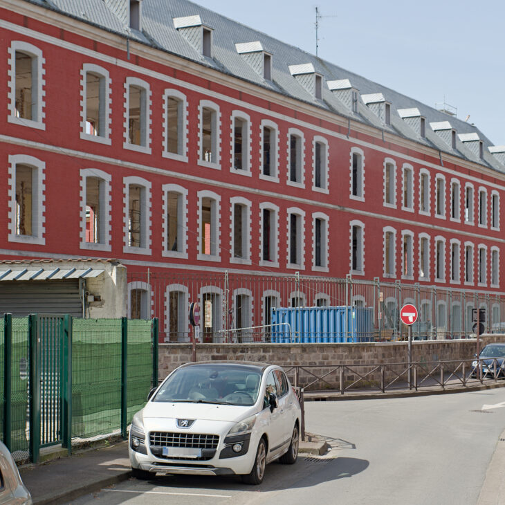 Douai. Ancien hospice transformé en complexe hôtelier.